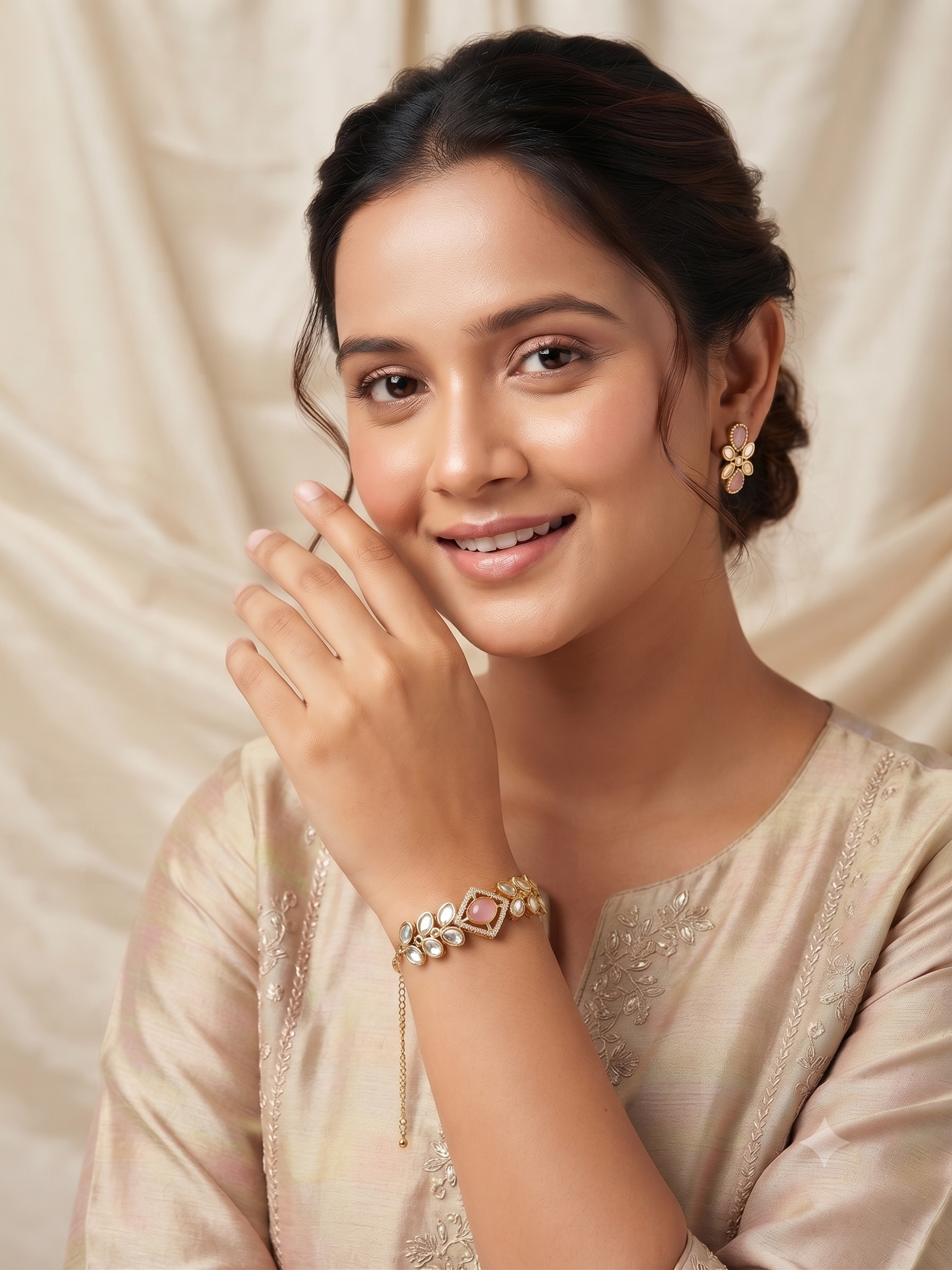 Elite Kundan Haathphool